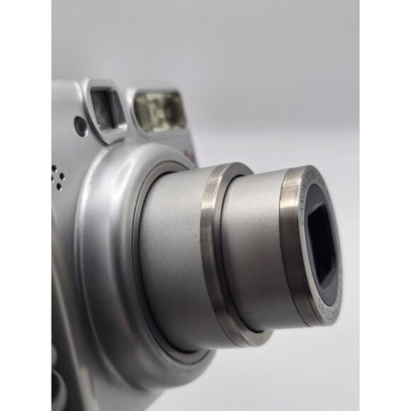 Canon PowerShot A530 5.0MP Digital Camera Silver READ-Small Black Line On Screen - Picture 13 of 16